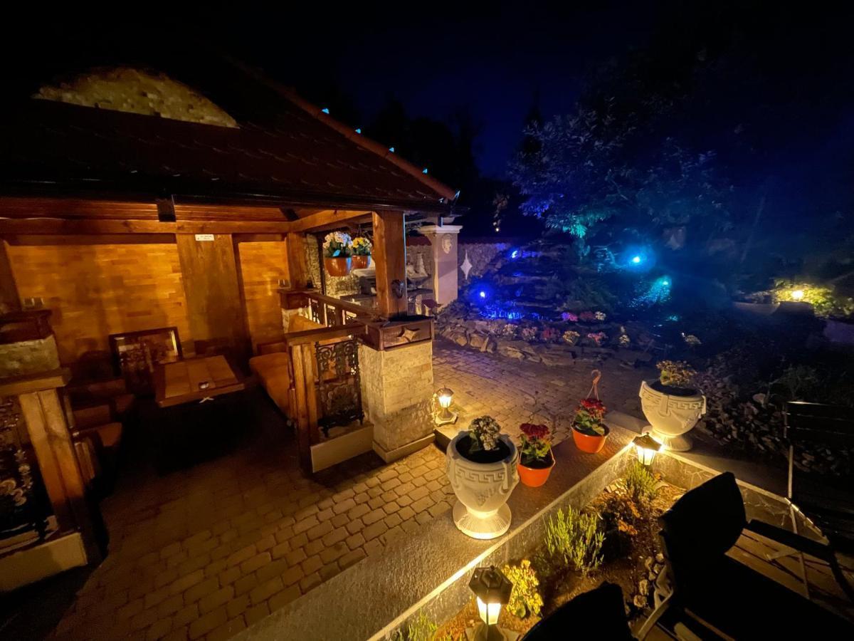 Bed and Breakfast Dworek Oliwski Гданьск Экстерьер фото