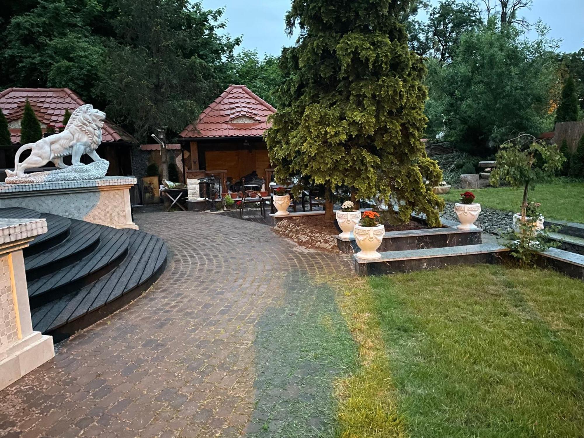 Bed and Breakfast Dworek Oliwski Гданьск Экстерьер фото